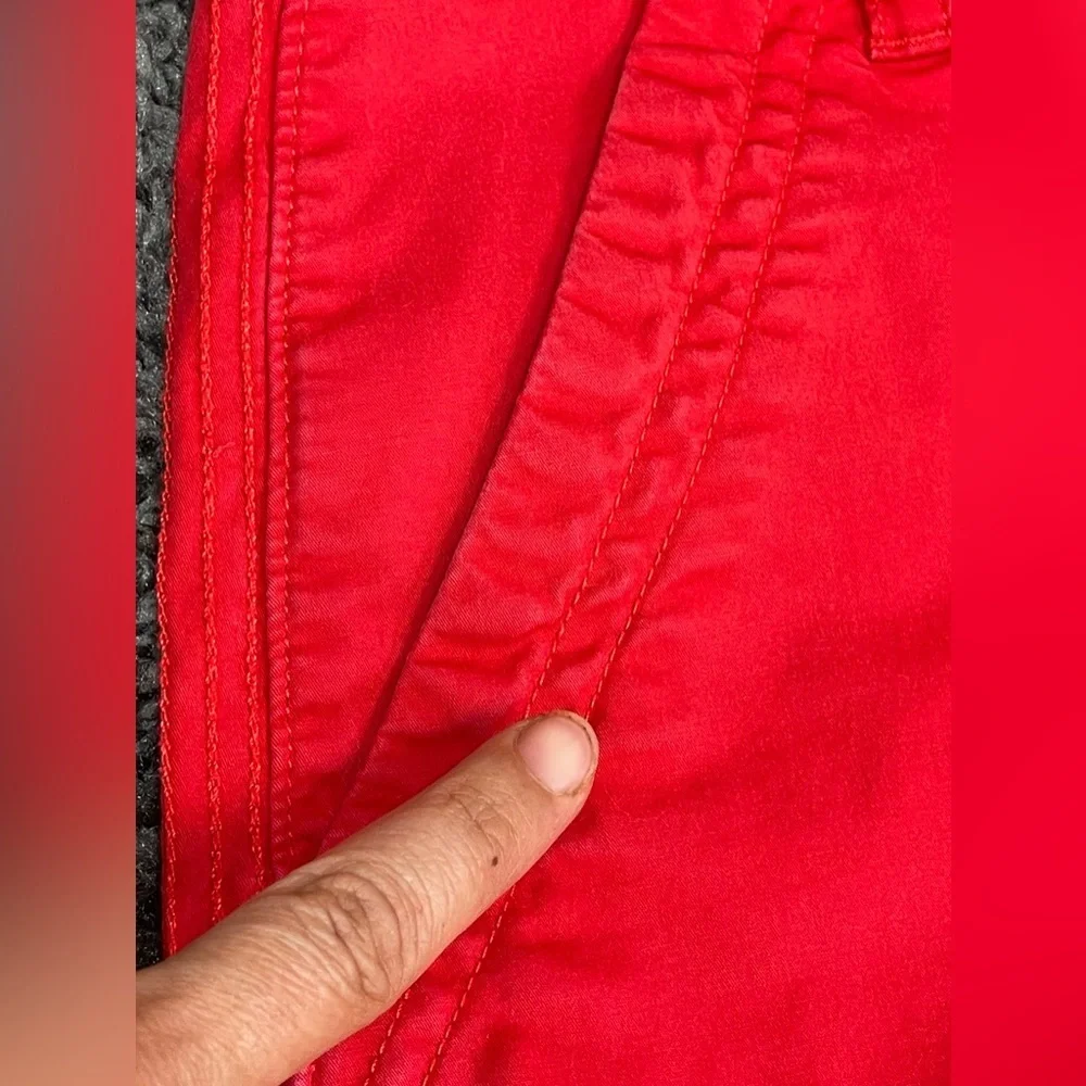 Eddie Bauer red high rise cotton stretch casual shorts. Women’s size 8 - Picture 8 of 16